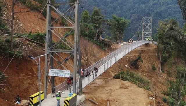 Detail Foto Jembatan Gantung Nomer 28