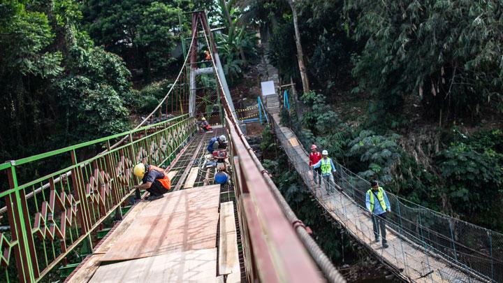 Detail Foto Jembatan Gantung Nomer 43