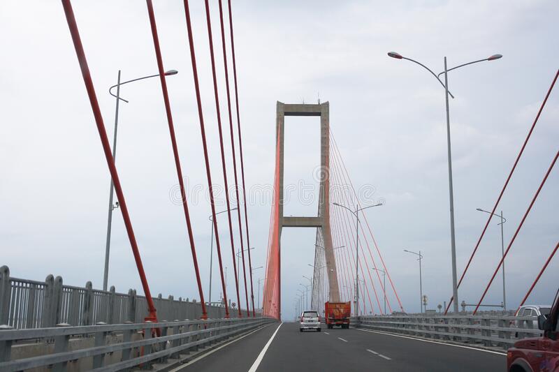 Detail Foto Jembatan Suramadu Nomer 23