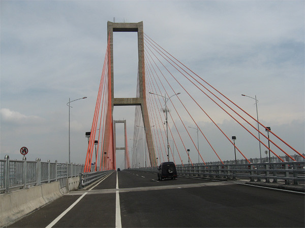 Detail Foto Jembatan Suramadu Nomer 24