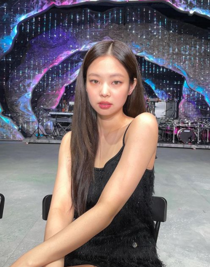 Detail Foto Jennie Blackpink Dan V Bts Nomer 43