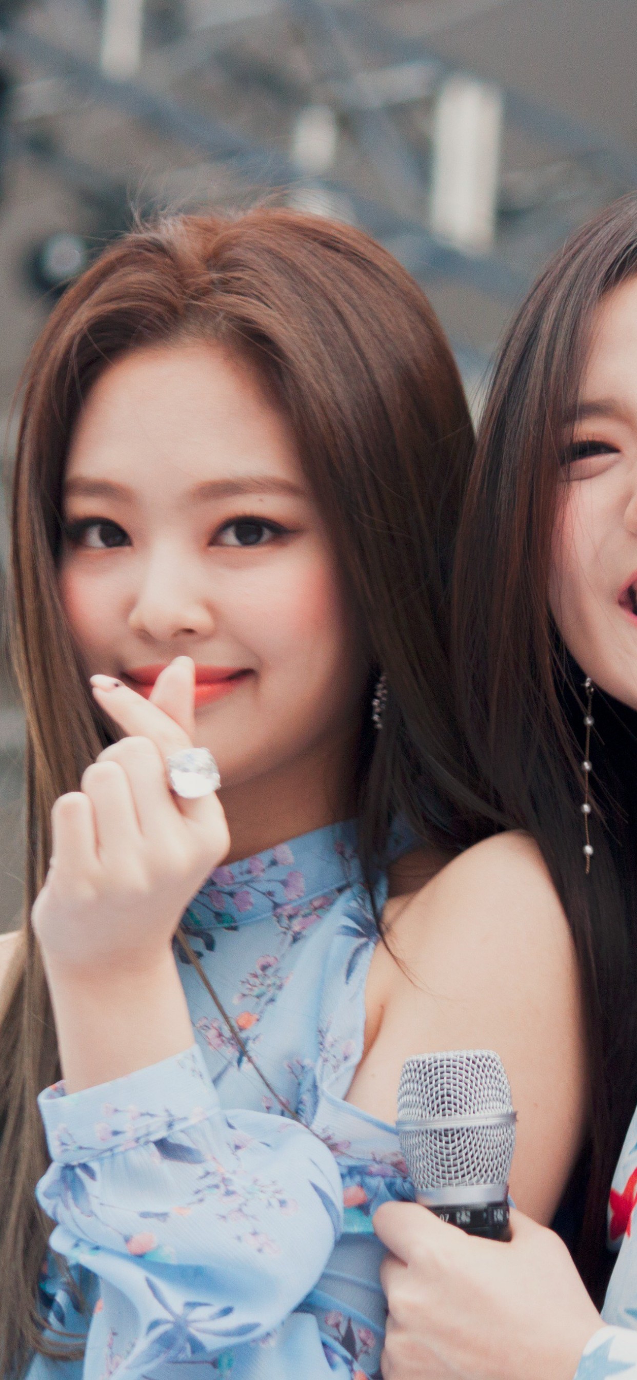 Detail Foto Jennie Dan Jisoo Nomer 12