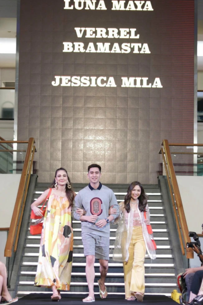 Detail Foto Jessica Mila Dan Keluarga Nomer 30