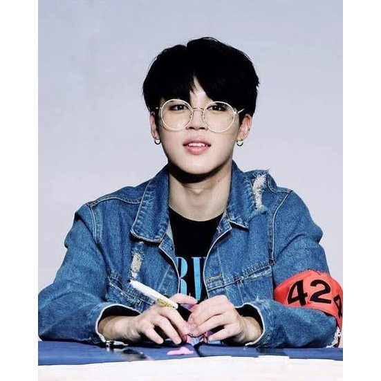 Detail Foto Jimin Bts Pakai Kacamata Nomer 52