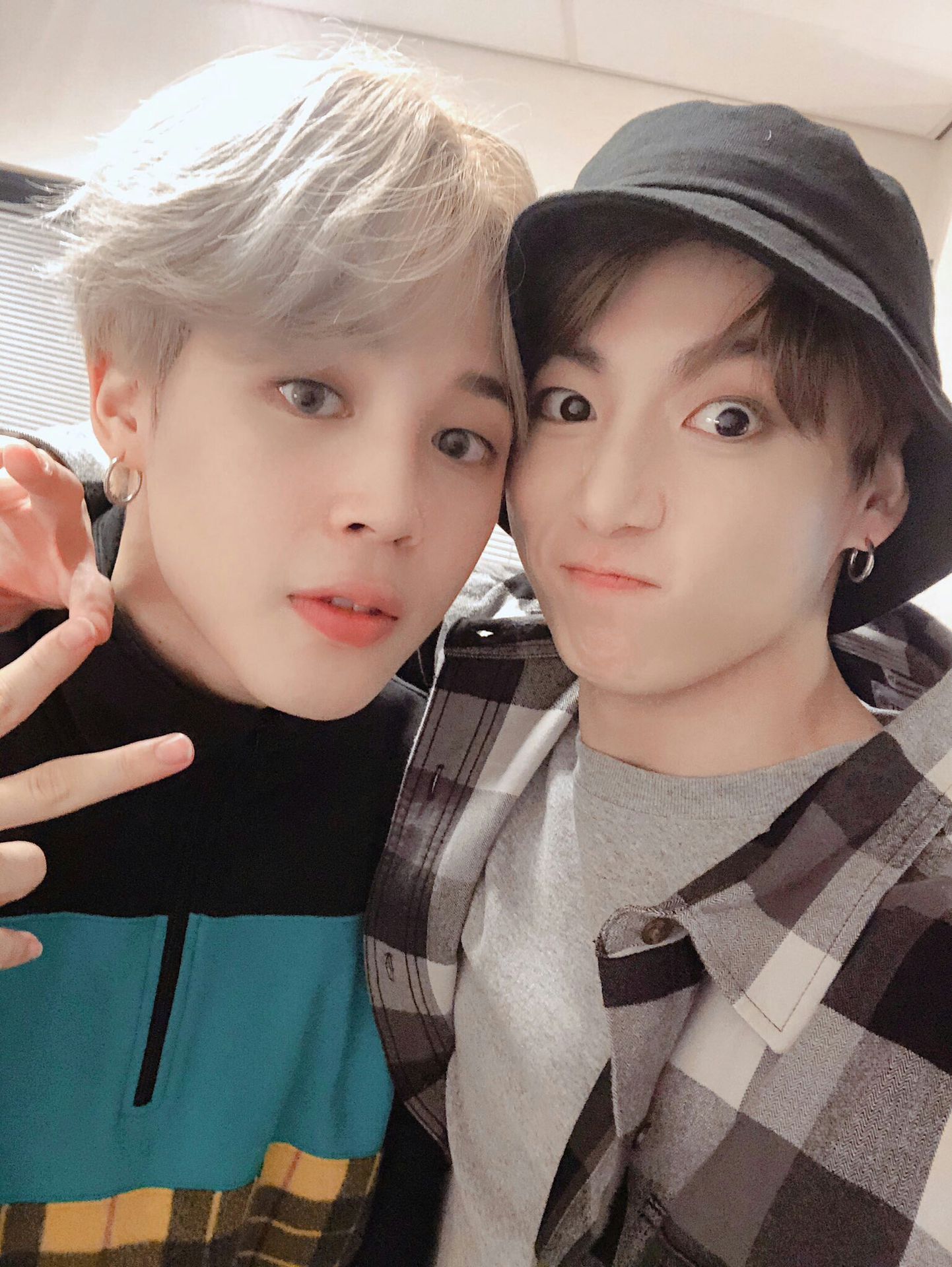 Detail Foto Jimin Dan Jungkook Bts Nomer 4