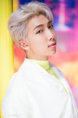 Detail Foto Jin Bts Boy With Luv Nomer 37