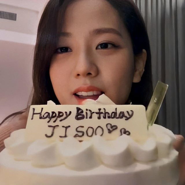 Detail Foto Jisoo Ulang Tahun Nomer 32