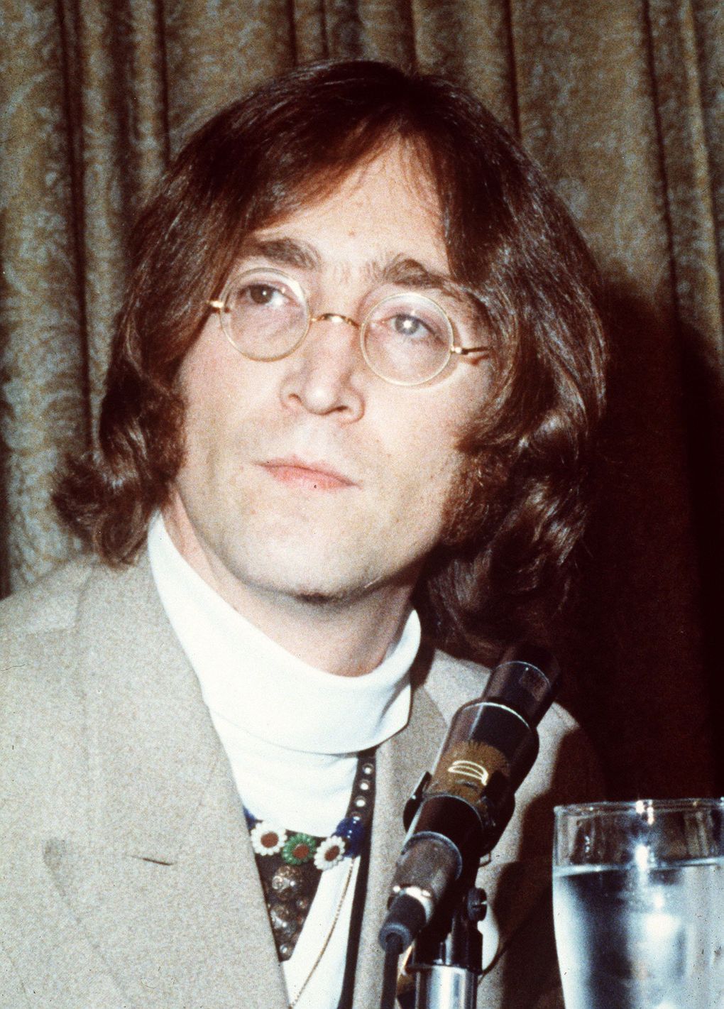 Detail Foto John Lennon Nomer 4