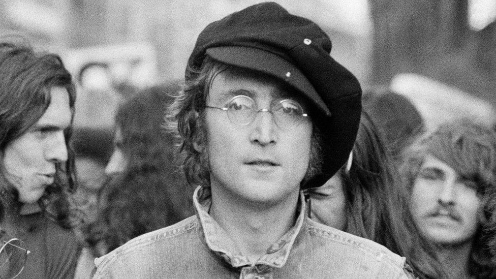 Detail Foto John Lennon Nomer 6