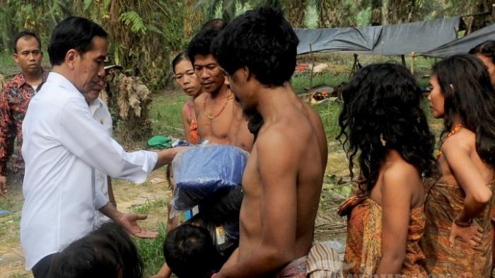 Detail Foto Jokowi Suku Anak Dalam Nomer 10