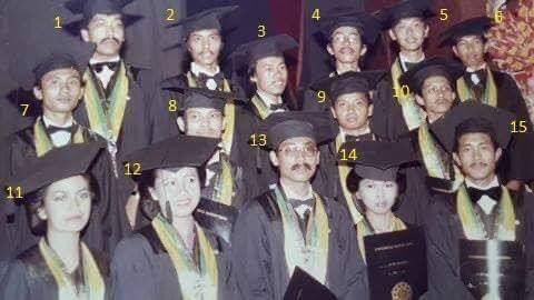 Detail Foto Jokowi Wisuda Nomer 3