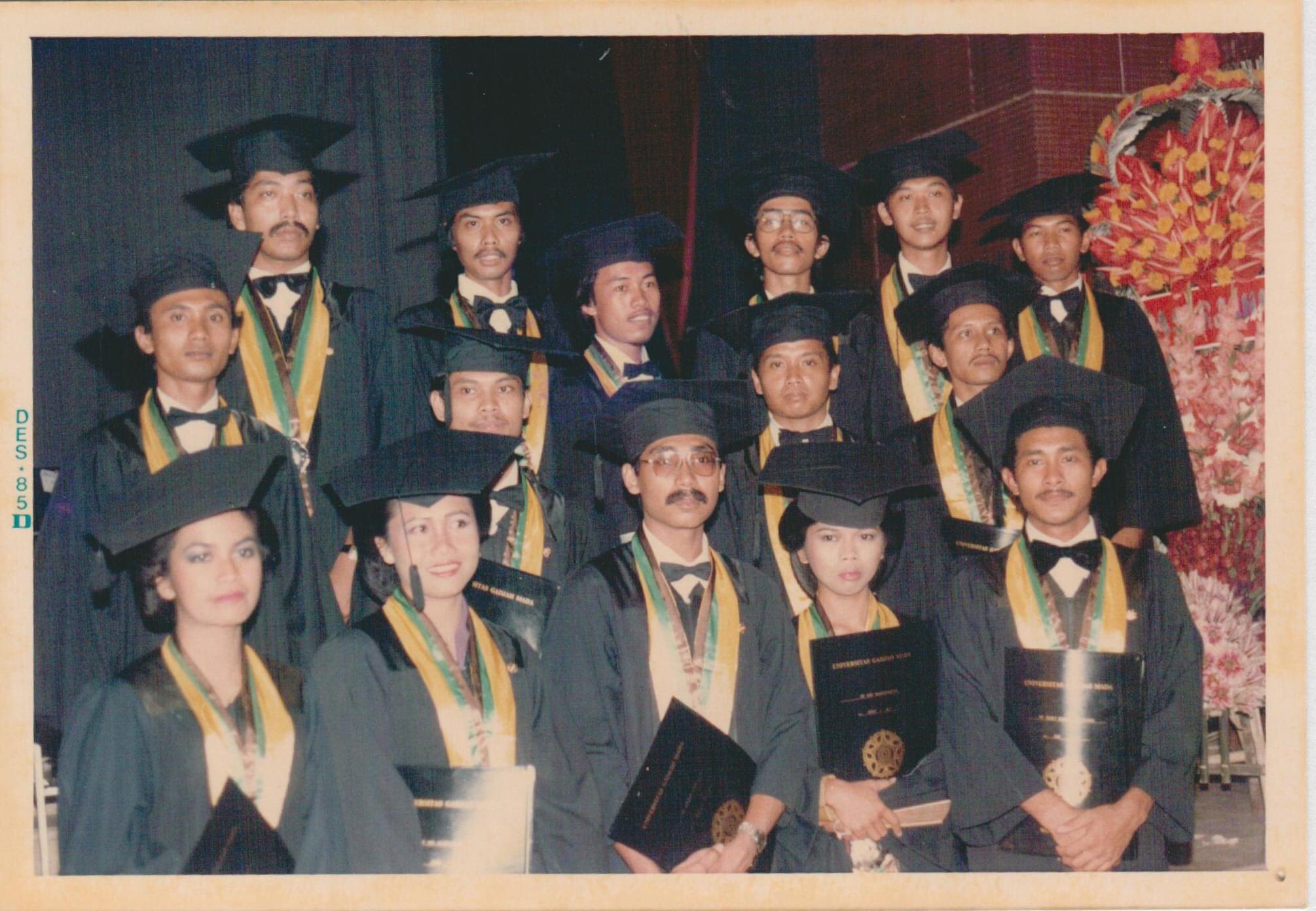 Detail Foto Jokowi Wisuda Di Ugm Nomer 23