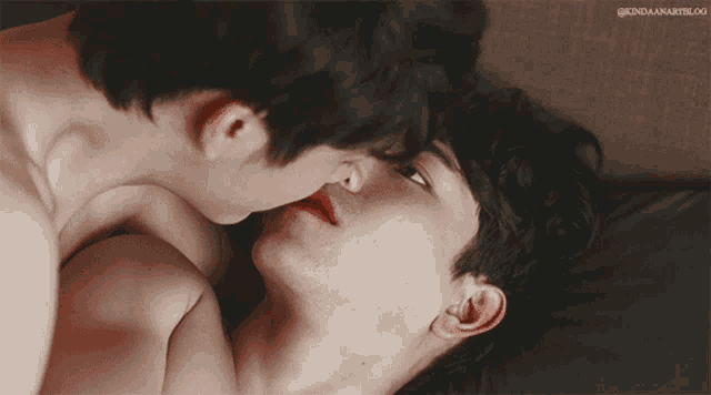 Detail Making Out Gif Nomer 19