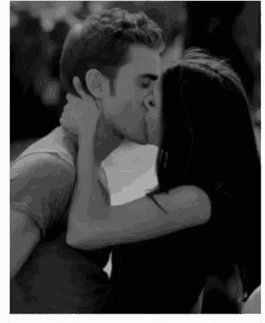 Detail Making Out Gif Nomer 20