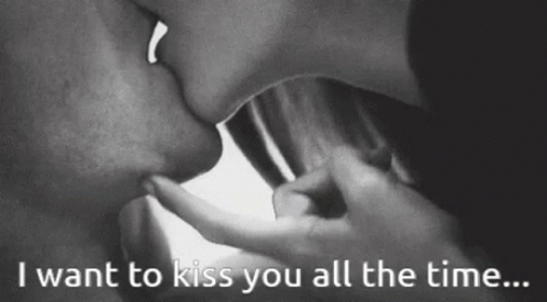 Detail Making Out Gif Nomer 33