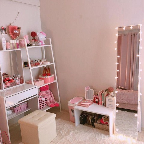 Detail Foto Kaca Kamar Aesthetic Nomer 16