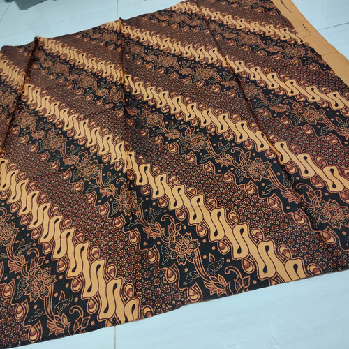 Detail Foto Kain Batik Nomer 12