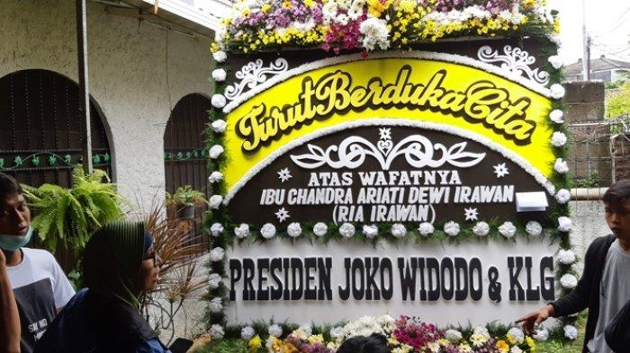 Detail Foto Karangan Bunga Duka Cita Nomer 39