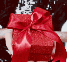Detail Present Gift Nomer 18