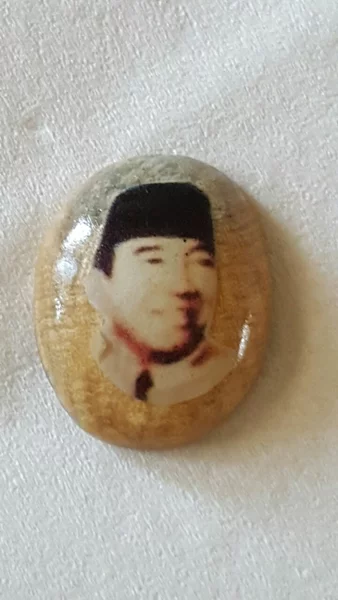 Detail Batu Akik Bergambar Soekarno Nomer 30