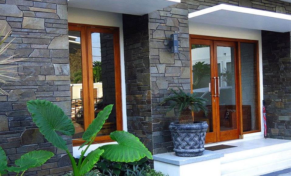 Detail Batu Hiasan Dinding Rumah Nomer 12