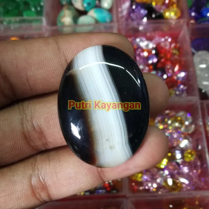 Detail Batu Hitam Putih Nomer 6