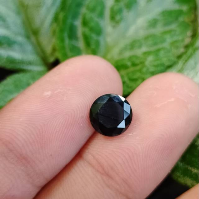 Detail Batu Permata Hitam Nomer 2
