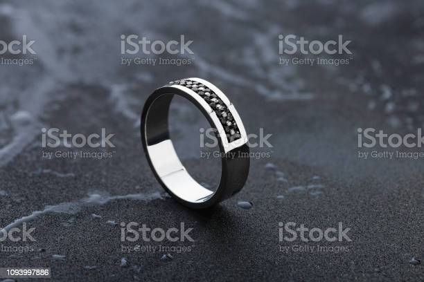 Detail Batu Permata Hitam Nomer 28
