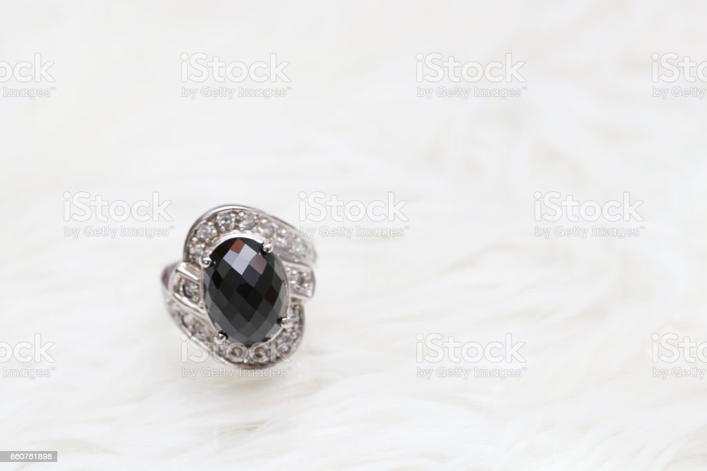 Detail Batu Permata Hitam Nomer 40