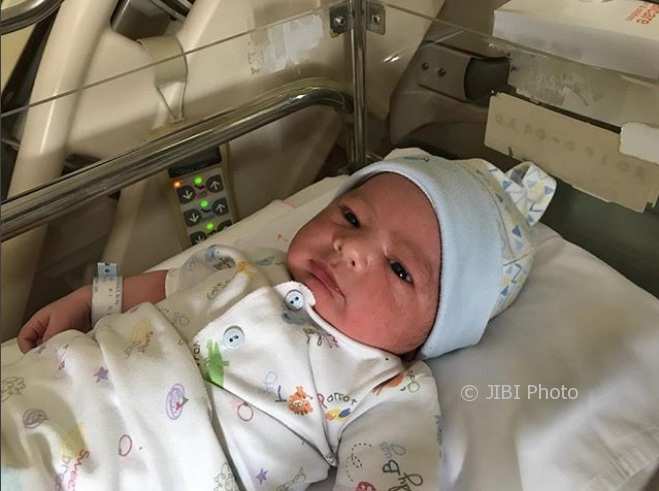 Detail Bayi Baru Lahir Ganteng Nomer 15