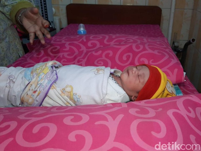 Detail Bayi Baru Lahir Lucu Nomer 3