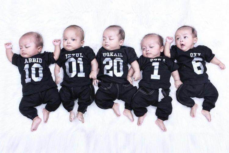 Detail Bayi Imut Kembar Nomer 41