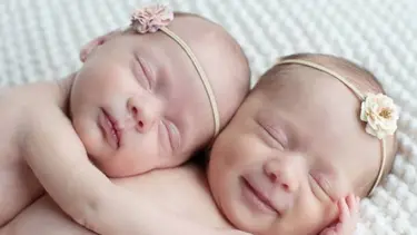 Detail Bayi Kembar Lucu Baru Lahir Nomer 17