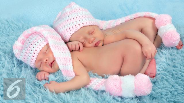 Detail Bayi Kembar Lucu Laki Perempuan Nomer 10
