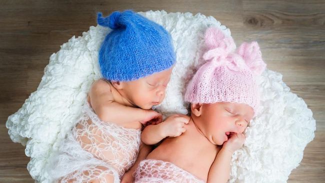 Detail Bayi Kembar Lucu Laki Perempuan Nomer 20