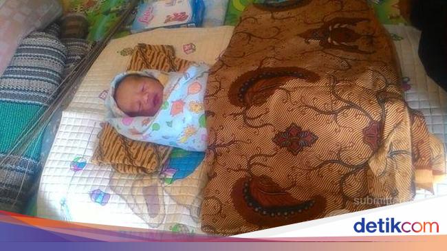 Detail Bayi Laki Laki Baru Lahir Tampan Nomer 26