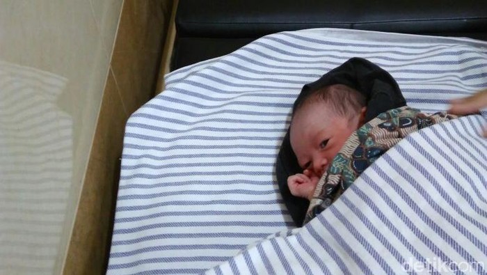 Detail Bayi Lucu Indonesia Baru Lahir Nomer 9