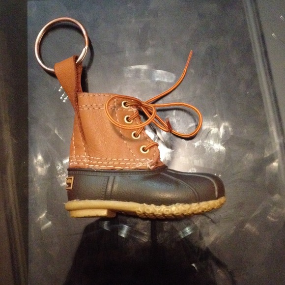 Detail Bean Boots Keychain Nomer 14