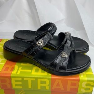 Detail Bear Trap Sandals Black Nomer 11