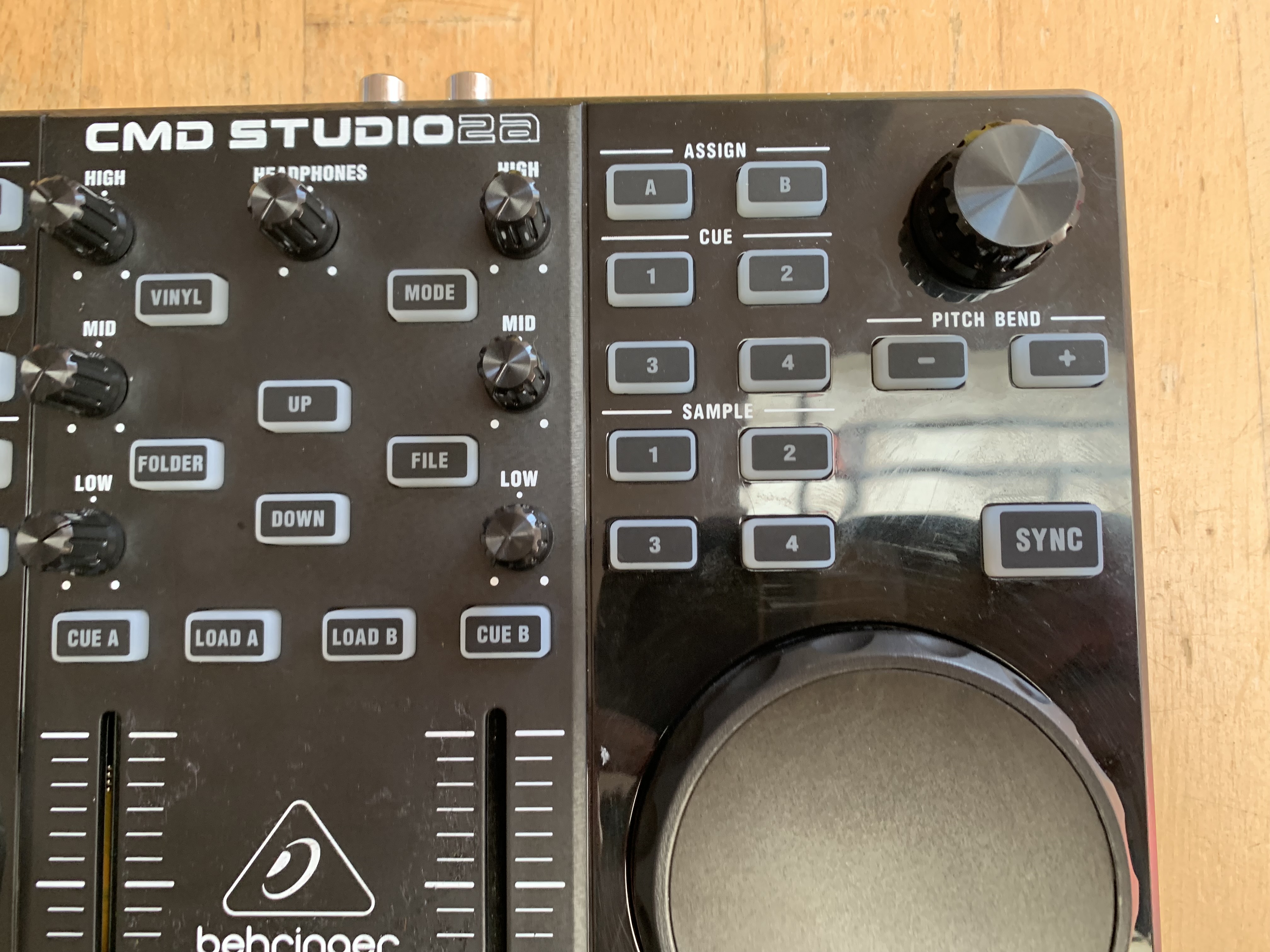 Detail Behringer Cmd Studio 2a Nomer 32