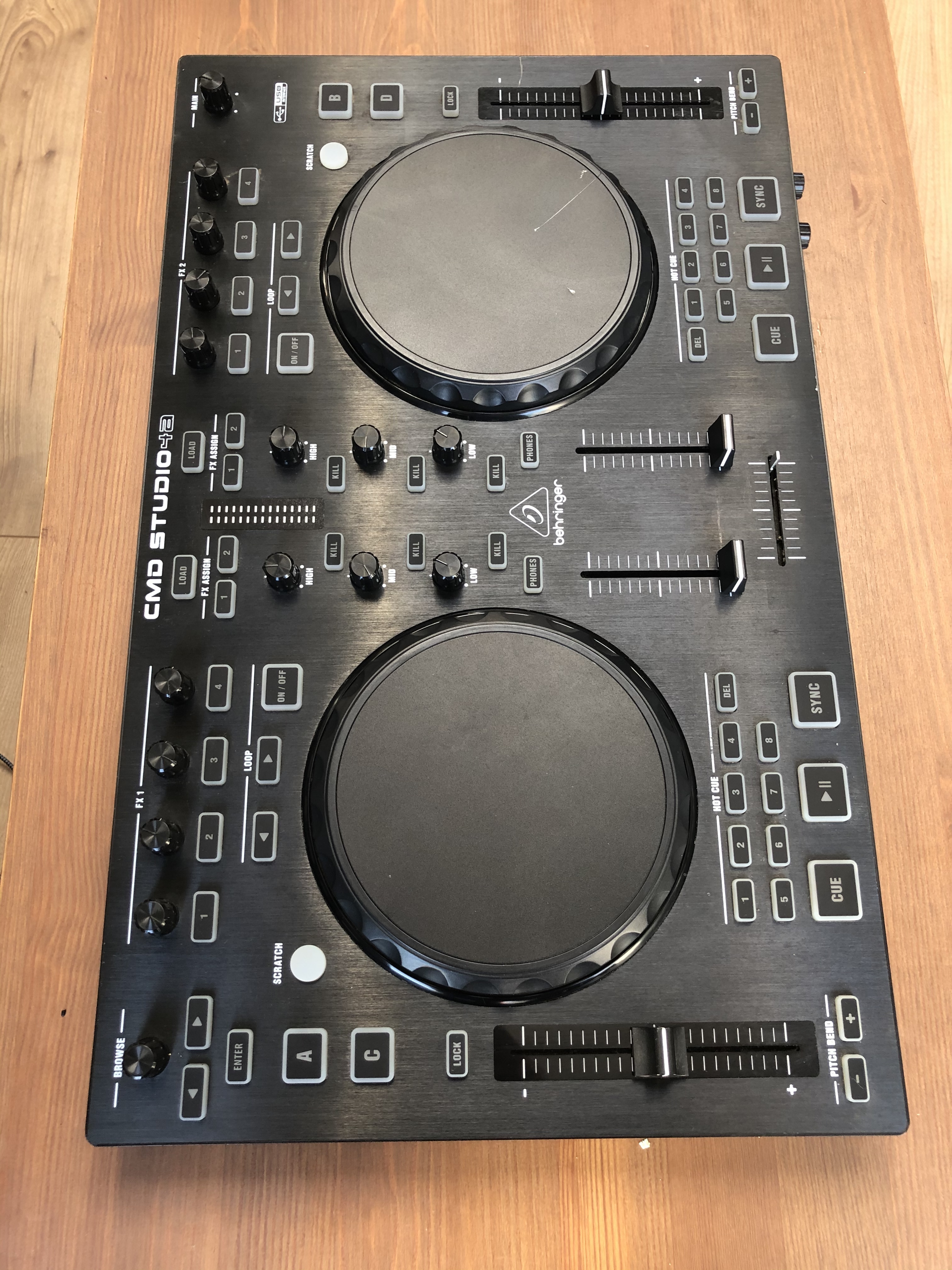 Detail Behringer Cmd Studio 4a Nomer 47