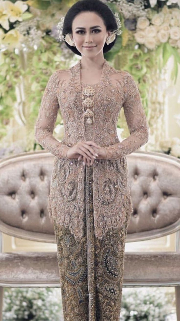 Detail Foto Kebaya Brokat Nomer 13