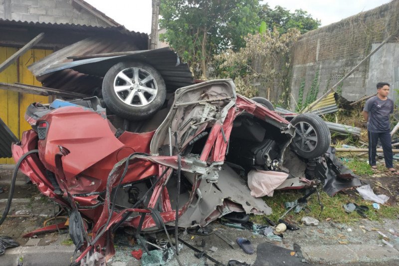 Detail Foto Kecelakaan Mobil Nomer 31