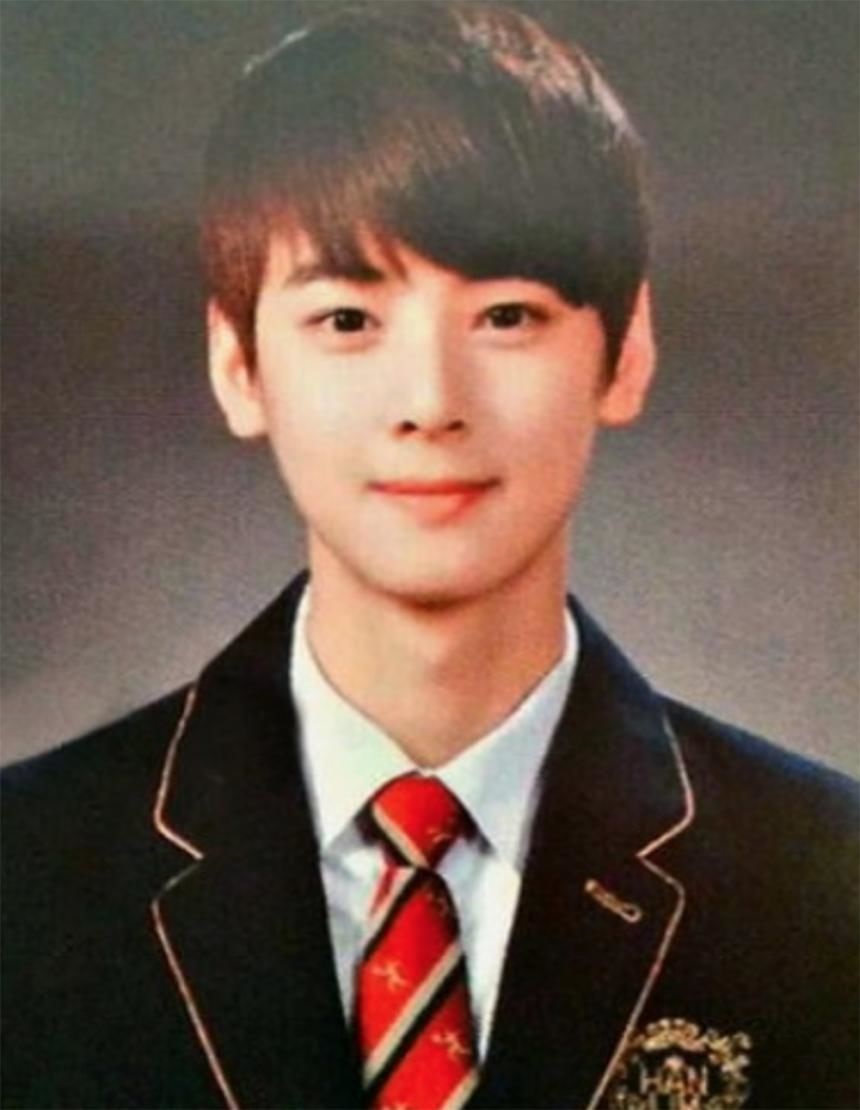 Detail Foto Kecil Cha Eun Woo Nomer 19