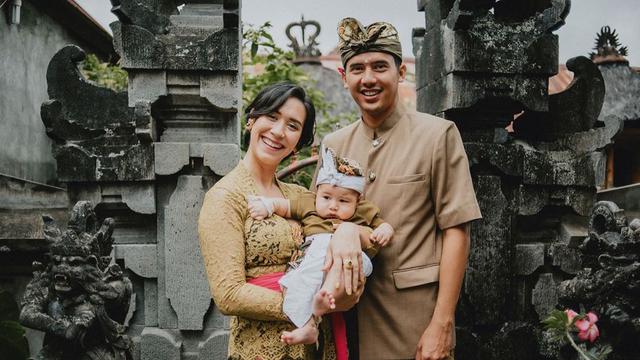 Detail Foto Keluarga Adat Bali Nomer 17