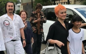 Detail Foto Keluarga Agnes Monica Nomer 4