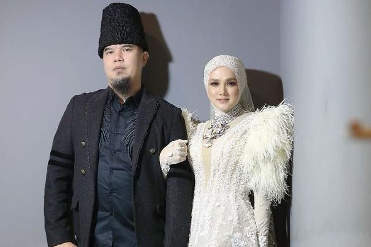 Detail Foto Keluarga Ahmad Dhani Nomer 10