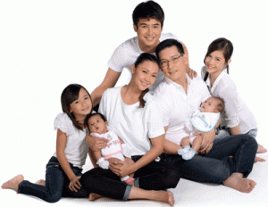 Detail Foto Keluarga Baju Putih Celana Jeans Nomer 31
