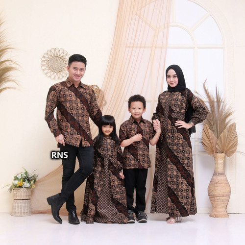 Detail Foto Keluarga Batik Nomer 20