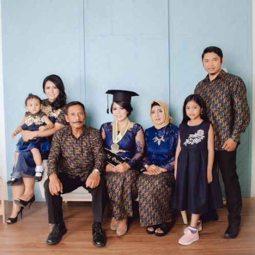 Detail Foto Keluarga Batik Nomer 56
